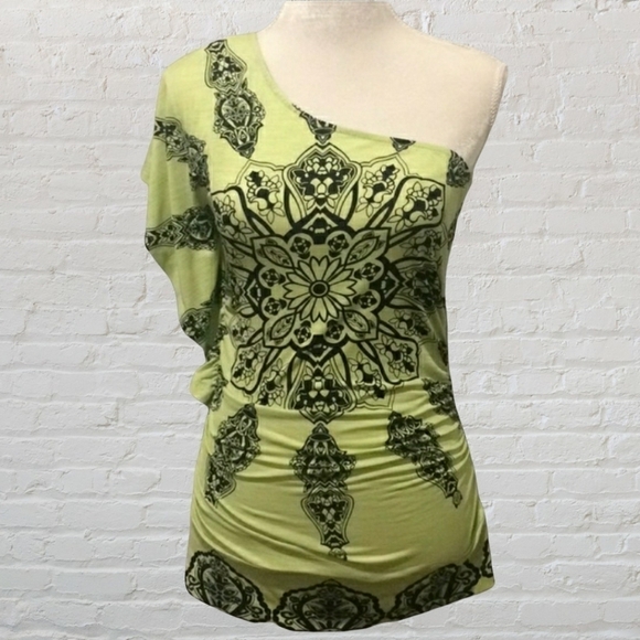 STUDIO Y Sexy One Shoulder Stretchy Ruched Top Chartreuse & Black S EUC - Picture 9 of 9